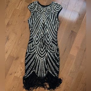Flapper outfit with accessories. Size XS. NWOT